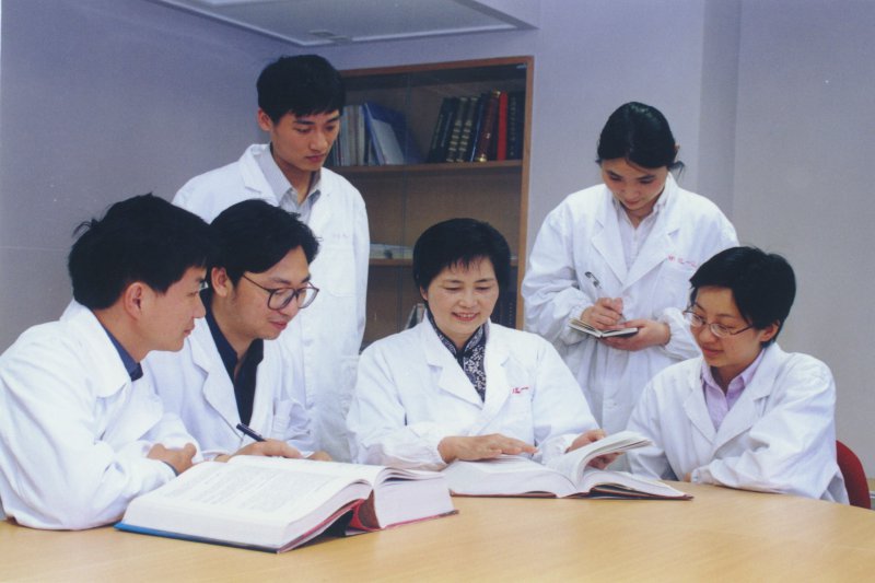 领跑传染病防治 李兰娟领衔团队获国家科技进步特等奖