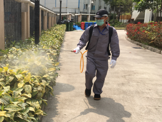 博来达为南山某小区提供消杀服务，为居民打造健康舒适的环境